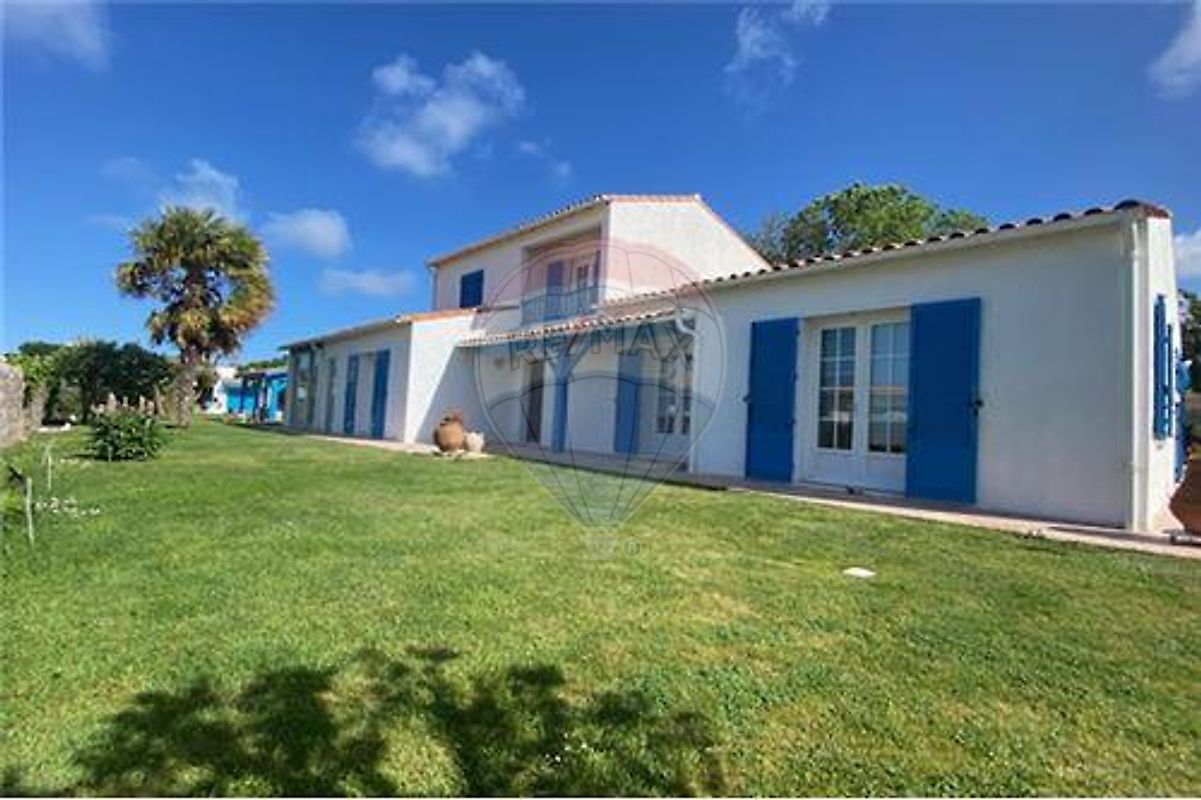 Maison 16 pièces 214 m² · à La Tremblade · 214 m² · 599 000 €