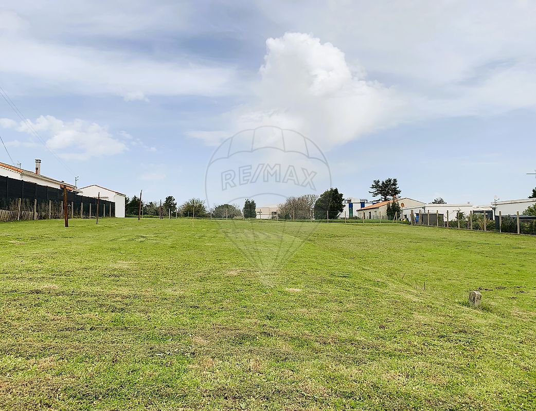 Terrain 1362 m² · à Royan · 1 362 m² · 314 800 €