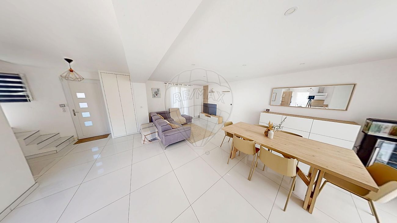 Maison 5 pièces 120 m² · à Claye-Souilly · 120 m² · 2 000 €