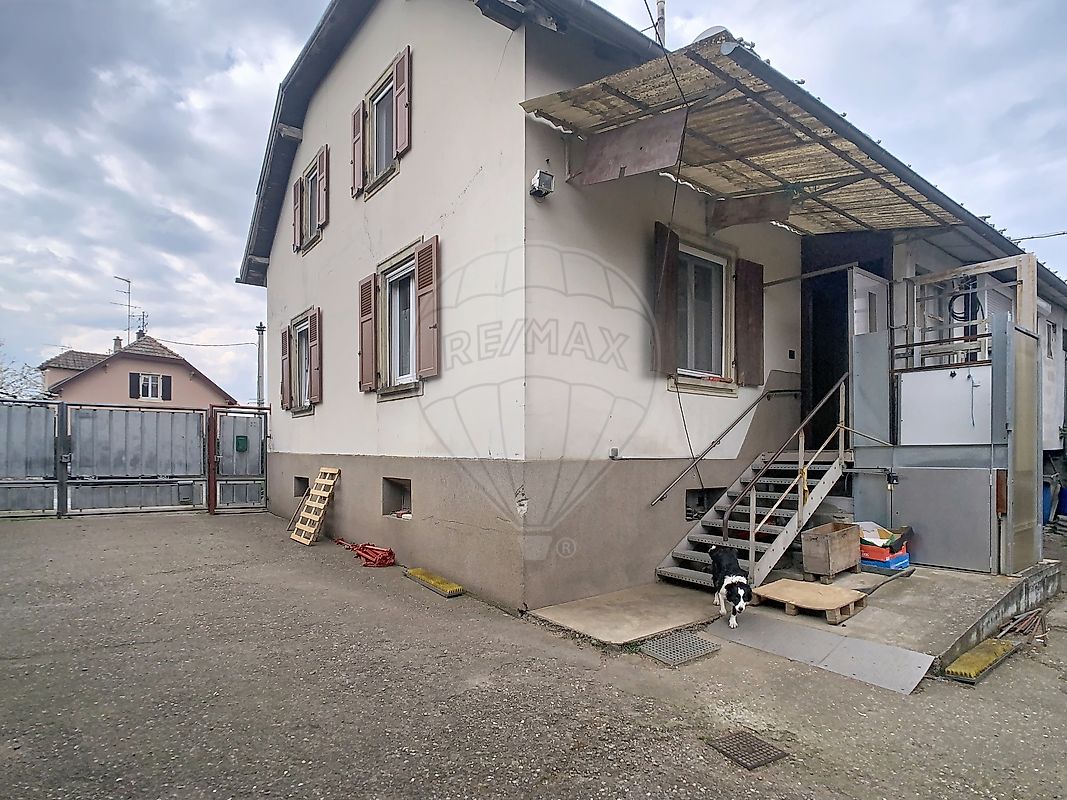 Maison 6 pièces 174 m² · à Sainte-Croix-en-Plaine · 174 m² · 308 850 €
