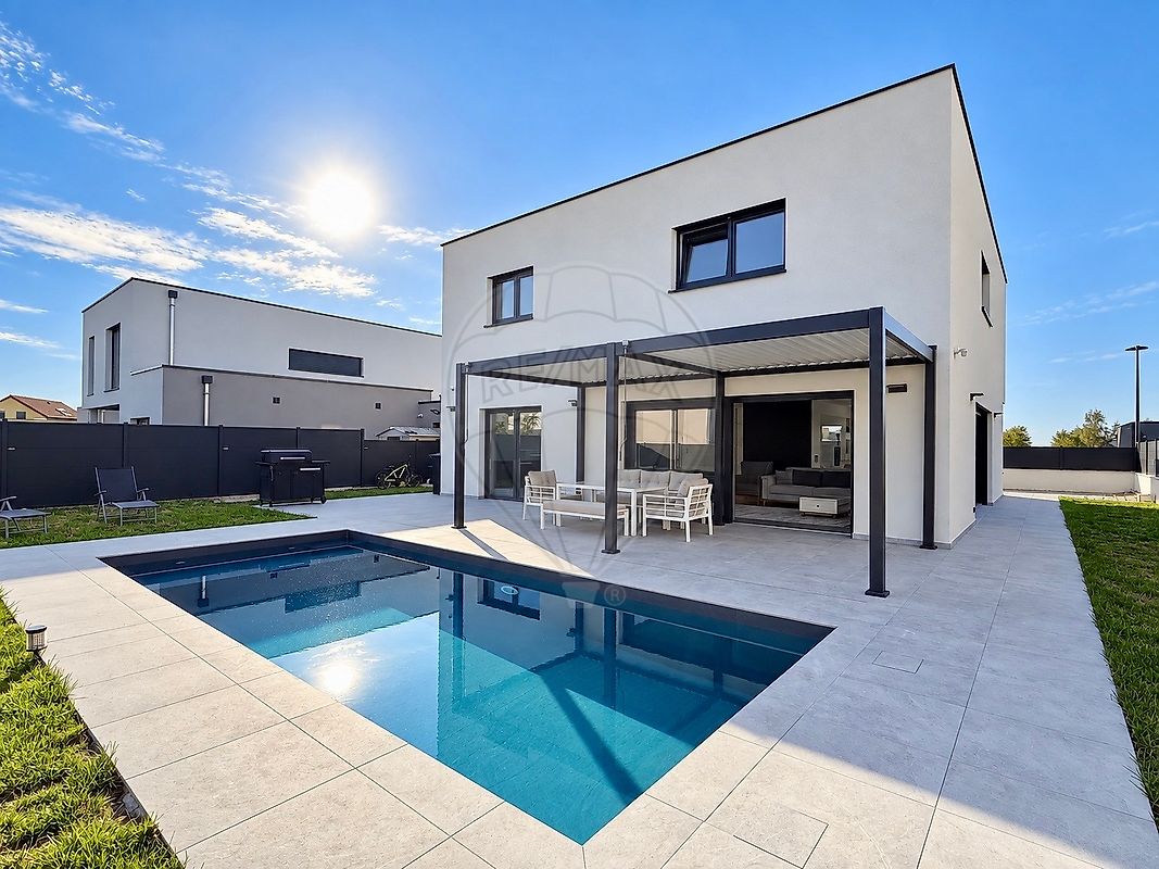 Maison 7 pièces 176 m² · à Niederentzen · 176 m² · 649 900 €
