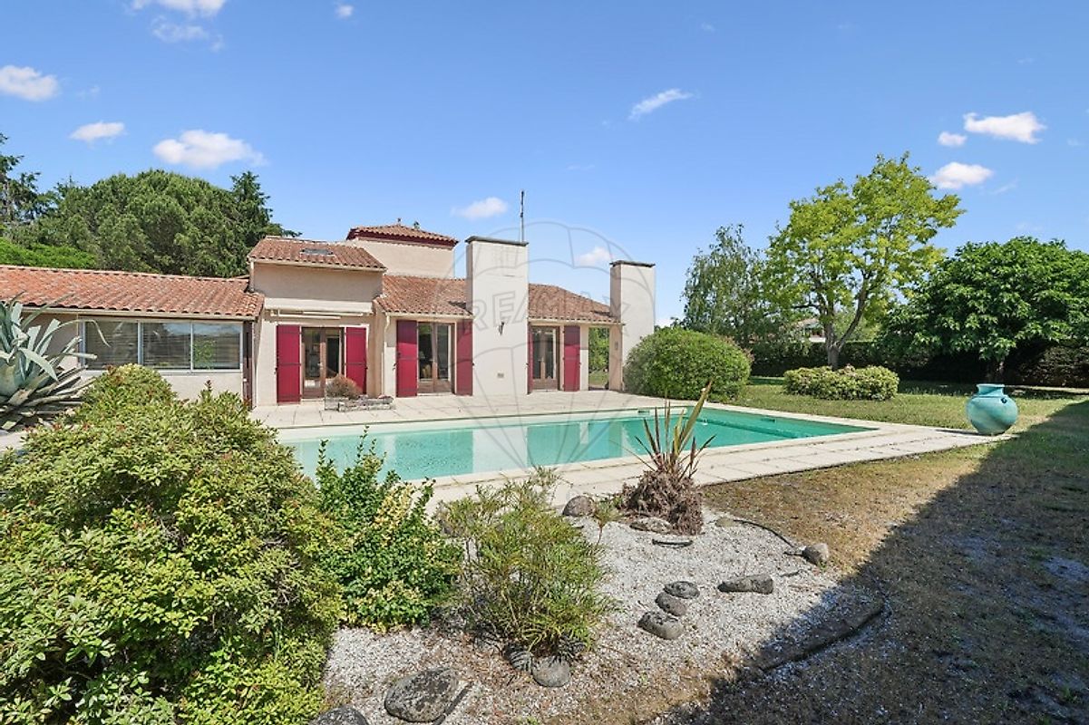 Maison 15 pièces 204 m² · à Pessac · 204 m² · 616 500 €