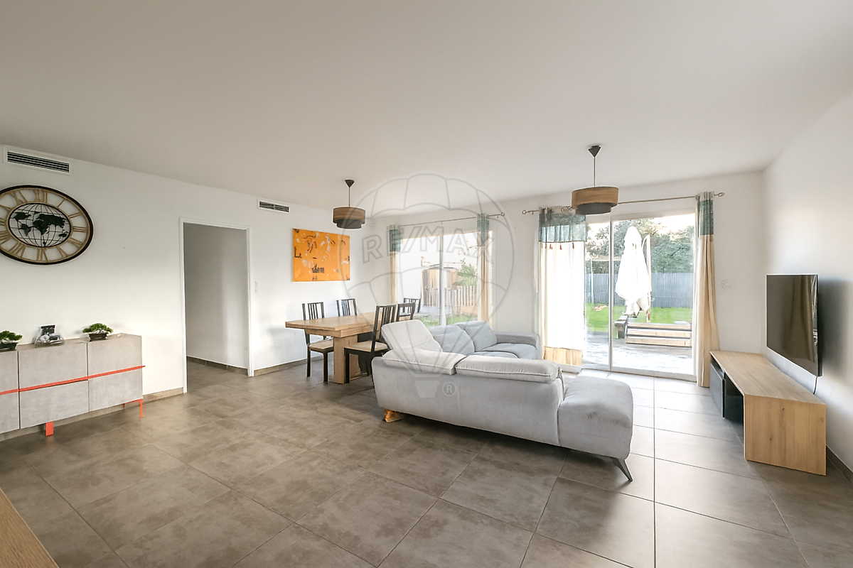 Maison 11 pièces 104 m² · à Arsac · 104 m² · 369 000 €
