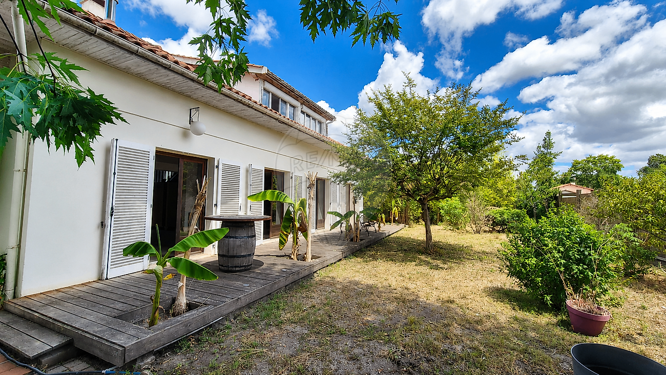 Maison 7 pièces 150 m² · à Saint-Jean-d'Illac · 150 m² · 379 000 €