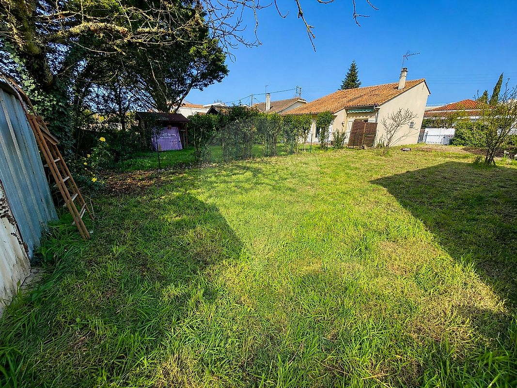 Terrain 322 m² · à Bordeaux · 322 m² · 325 000 €