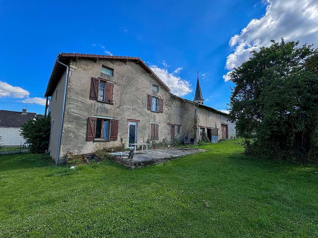 Maison 6 pièces 149 m² · à Azannes-Et-Soumazannes · 149 m² · 162 000 €