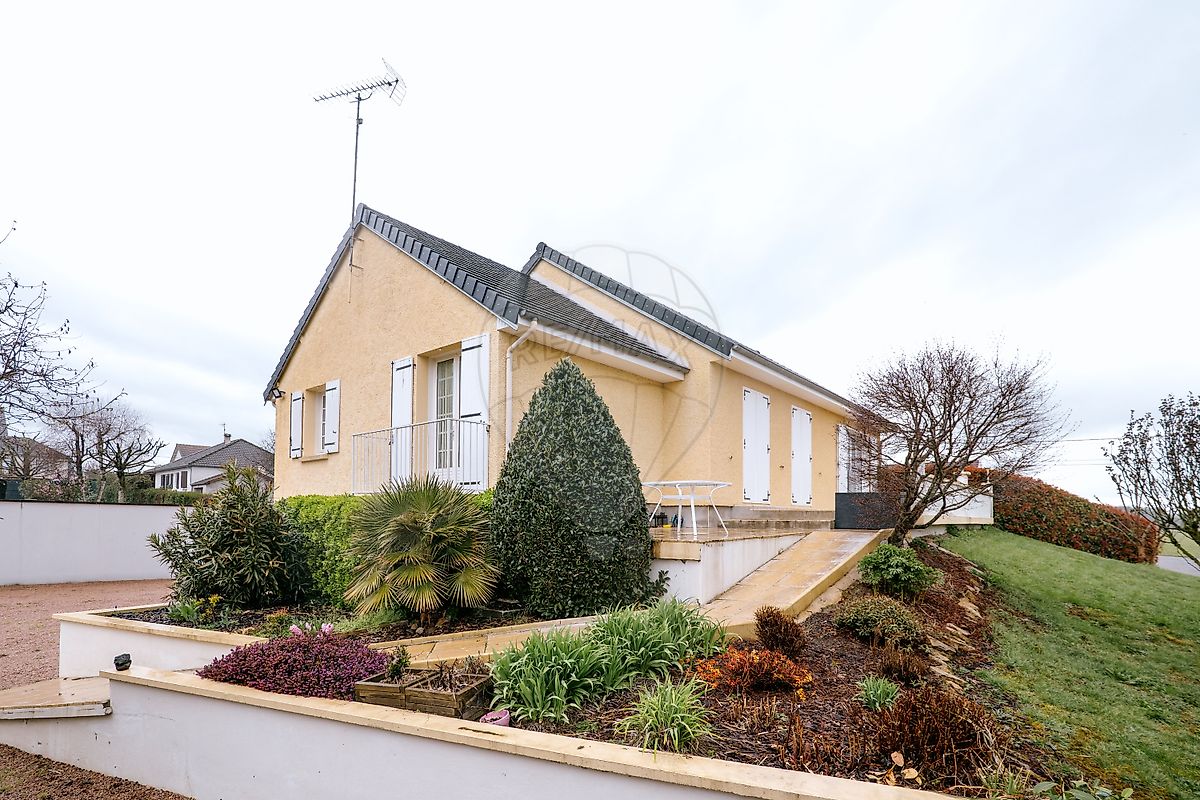 Maison 12 pièces 118 m² · à Lapalisse · 118 m² · 179 000 €
