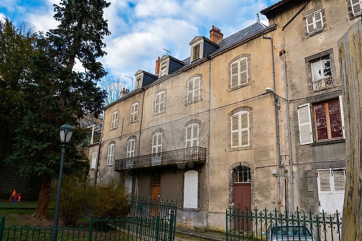 Appartement 4 pièces 77 m² · à Thiers · 77 m² · 39 000 €