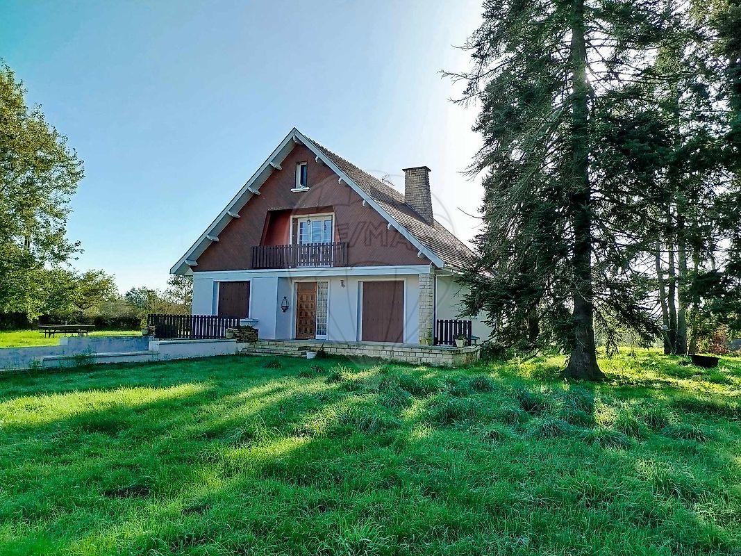 Maison 12 pièces 128 m² · à Murat · 128 m² · 135 000 €
