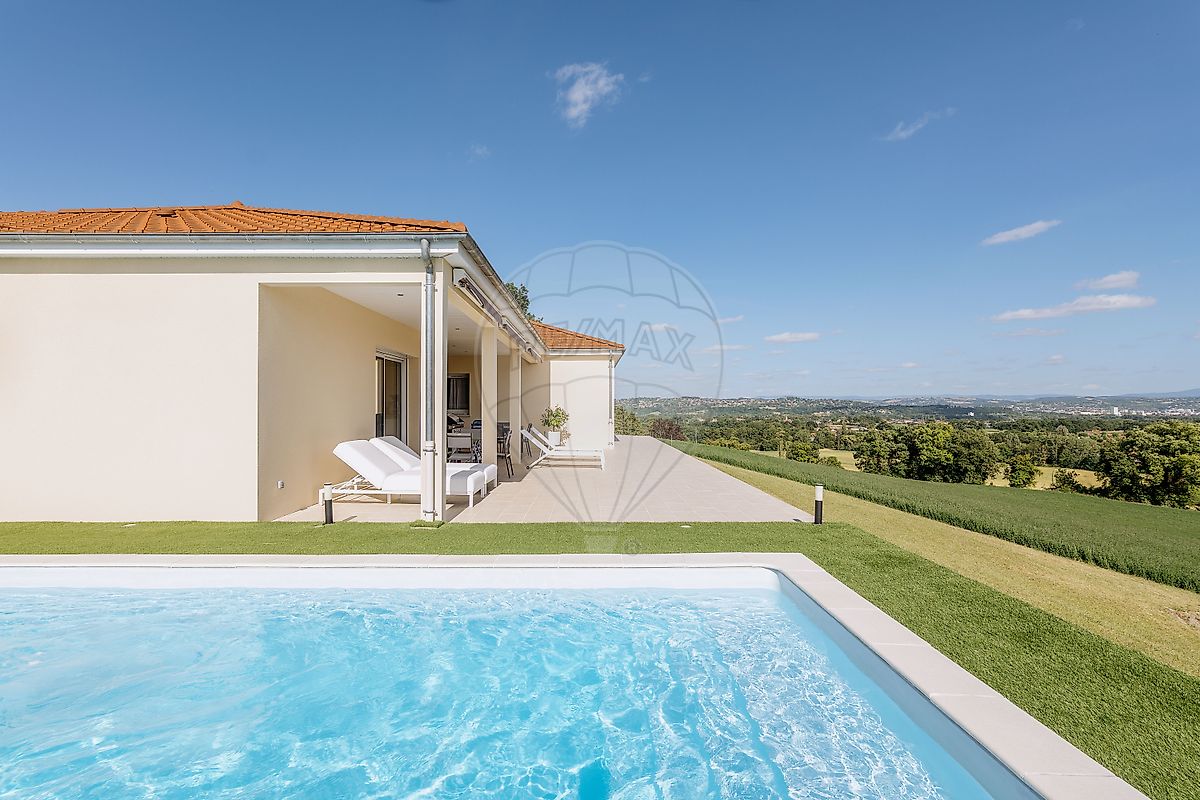 Maison 6 pièces 185 m² · à Vendat · 185 m² · 449 000 €