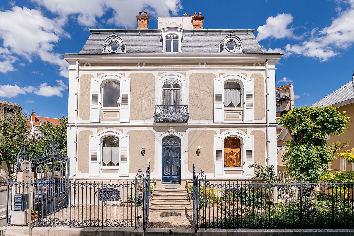 Maison 358 m² · à Vichy · 358 m² · 899 900 €