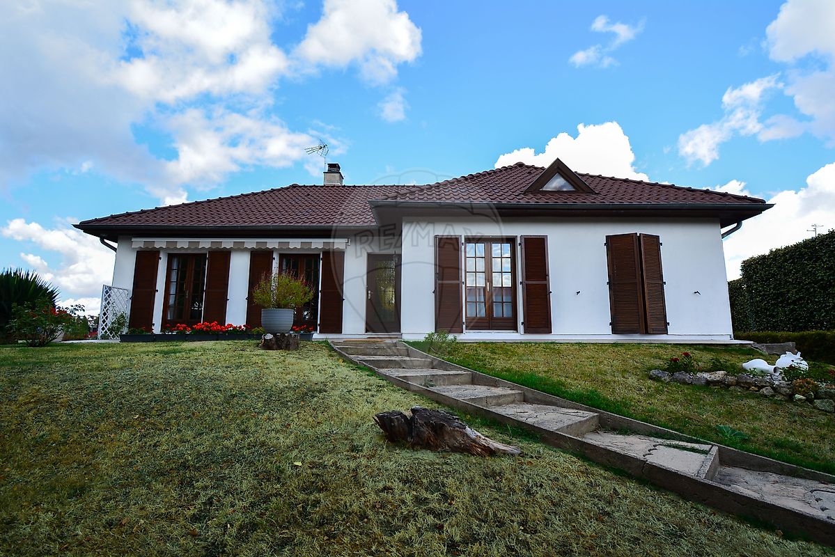 Maison 1147 m² · à Bellerive-sur-Allier · 1 147 m² · 315 000 €