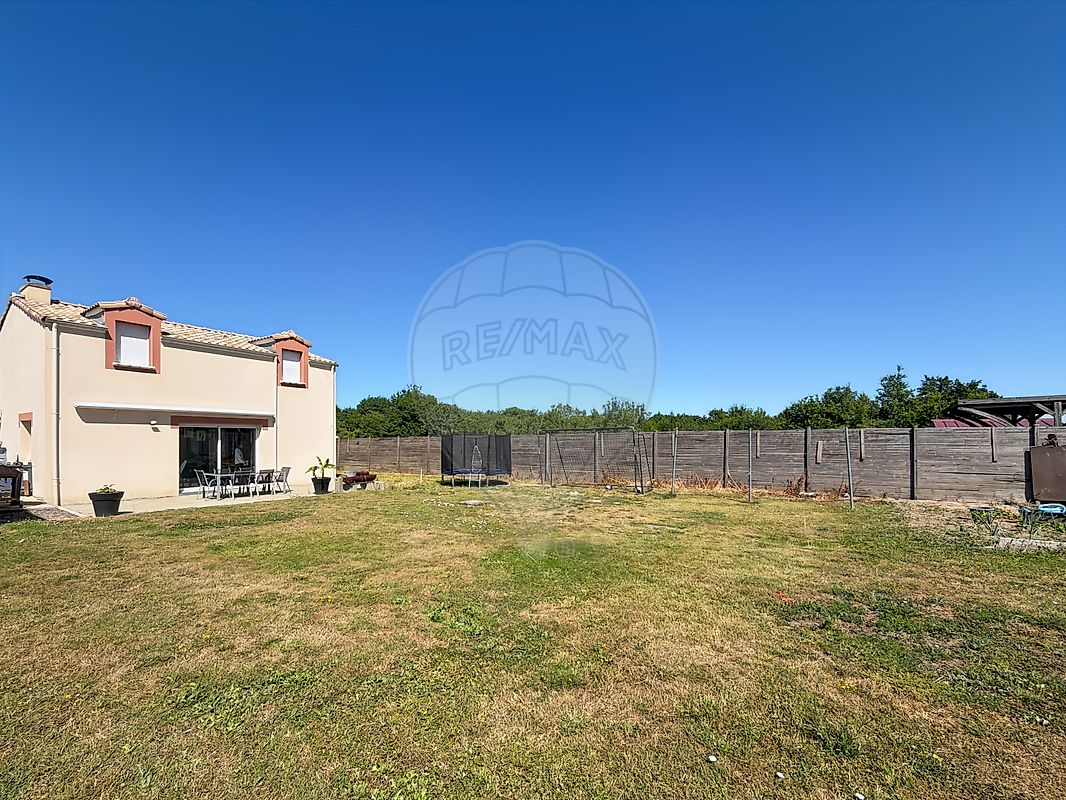 Maison 5 pièces 126 m² · à Le Loroux-Bottereau · 126 m² · 344 900 €