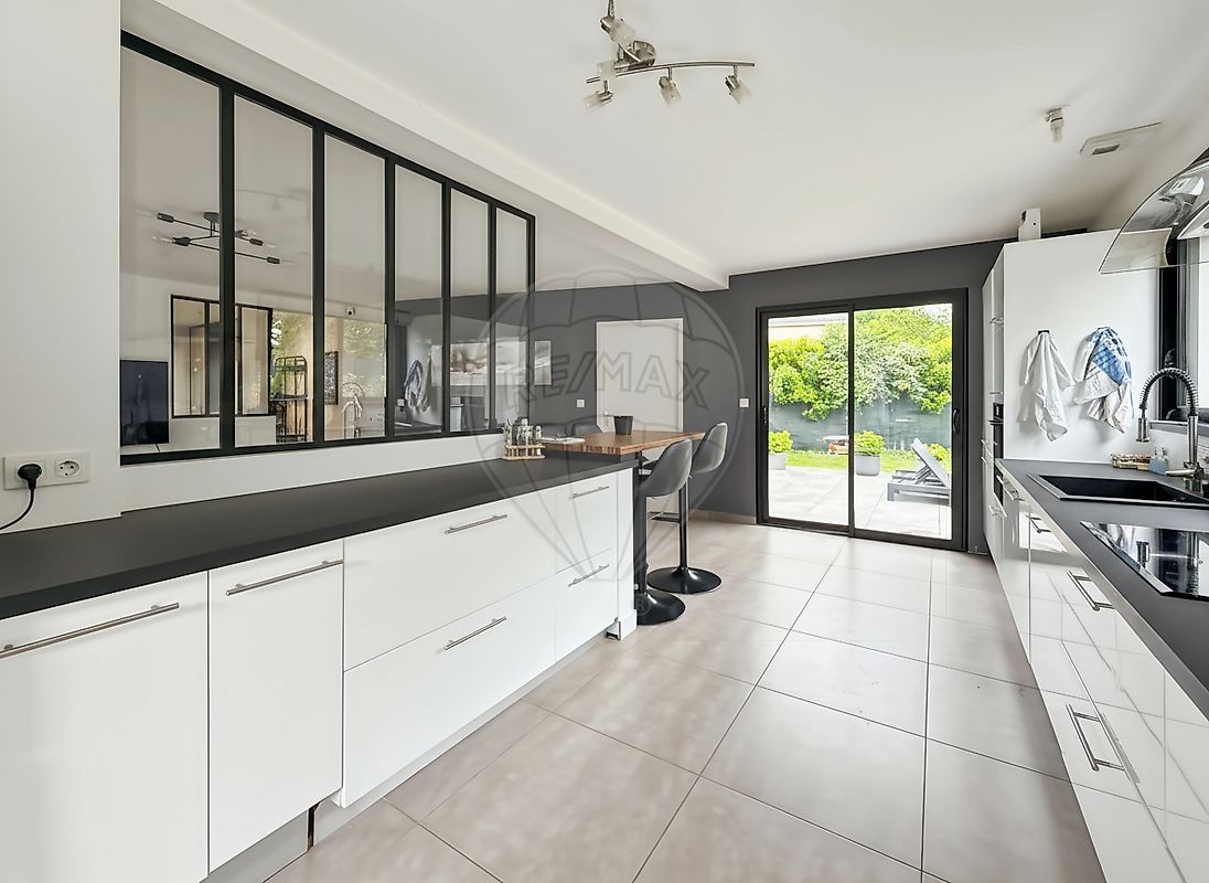 Maison 200 m² · à Carquefou · 200 m² · 545 000 €