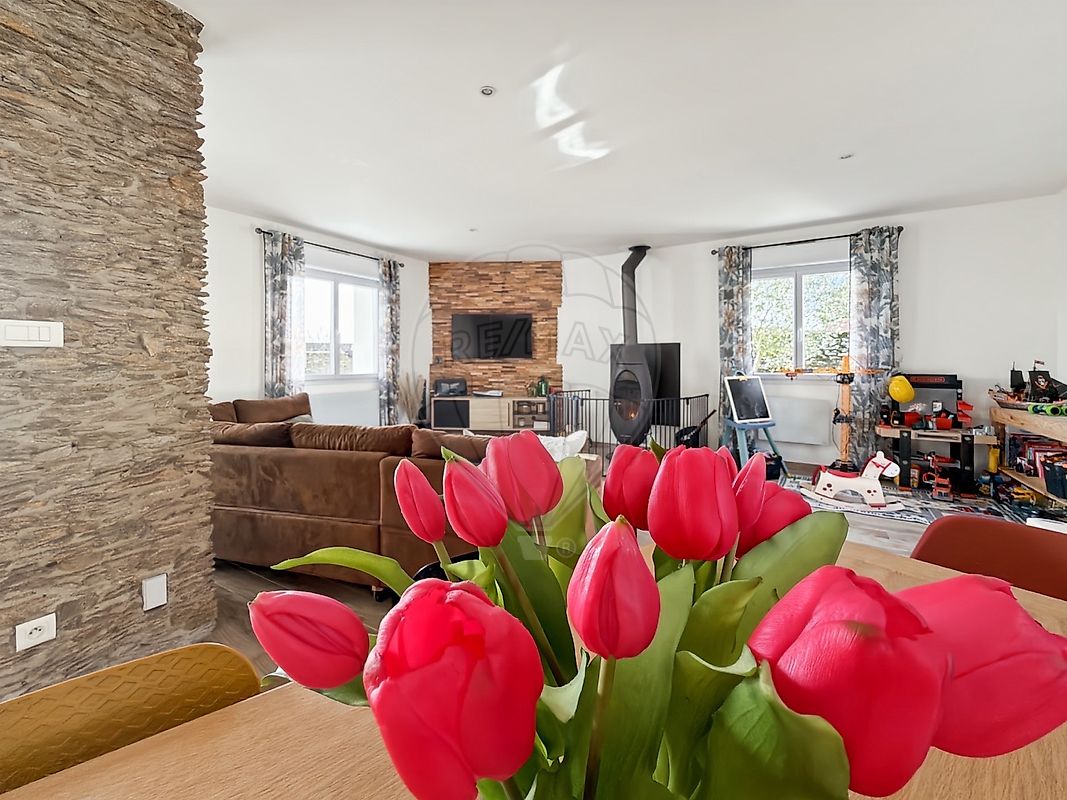 Maison 140 m² · à Orée d'Anjou · 140 m² · 285 000 €