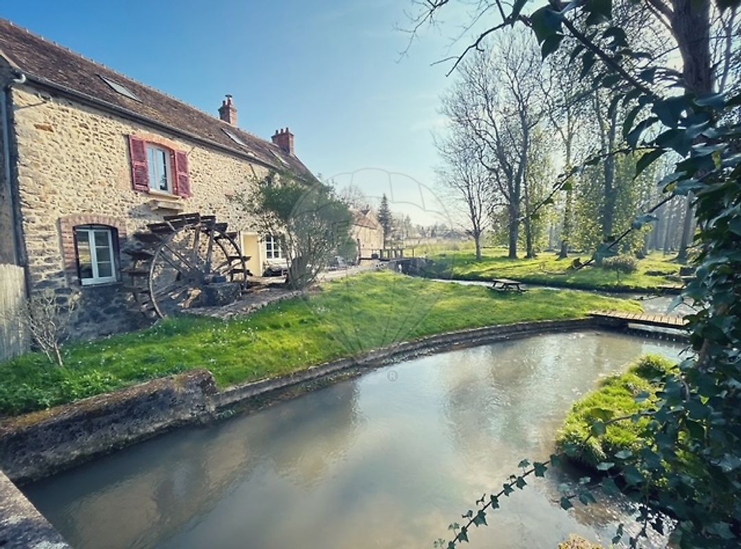 Maison 7 pièces 242 m² · à Dormelles · 242 m² · 895 000 €
