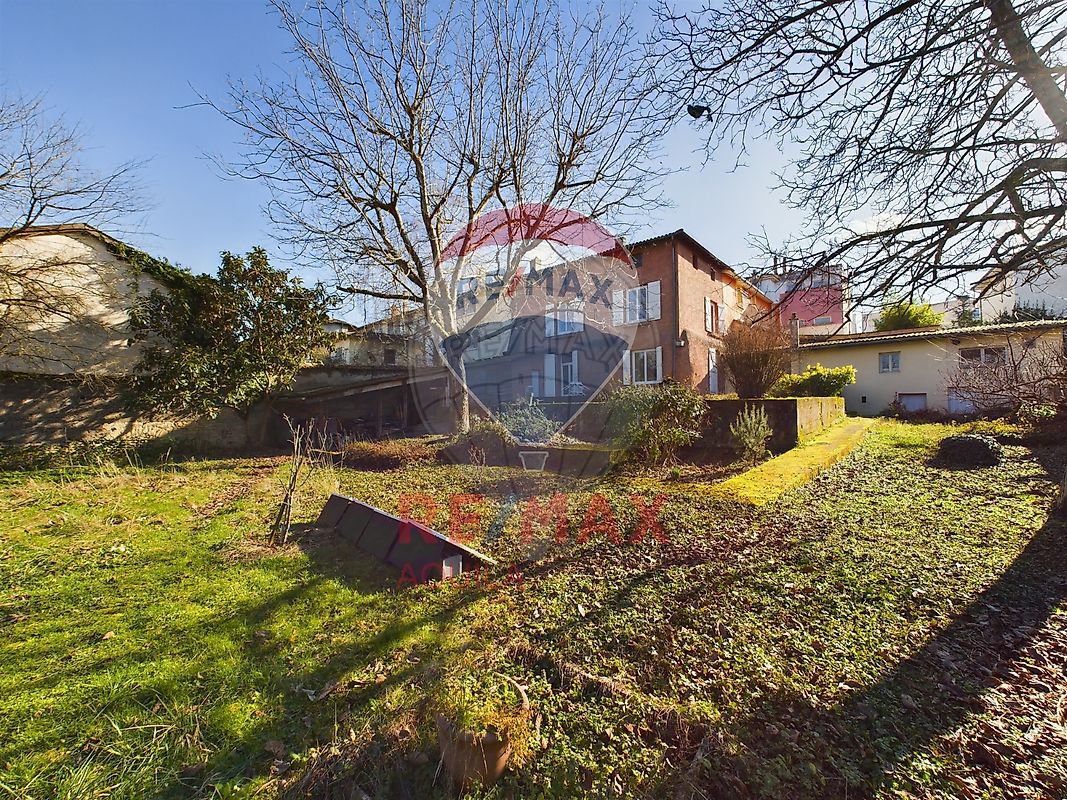 Maison 405 m² · à Vaulx-en-Velin · 405 m² · 769 000 €