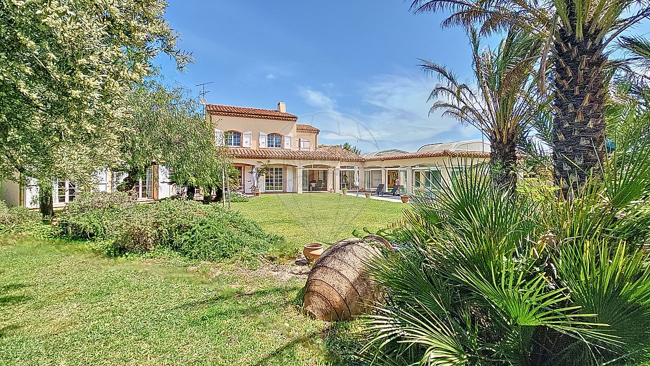 Maison 500 m² · à Saint-Féliu-d'Avall · 500 m² · 925 000 €