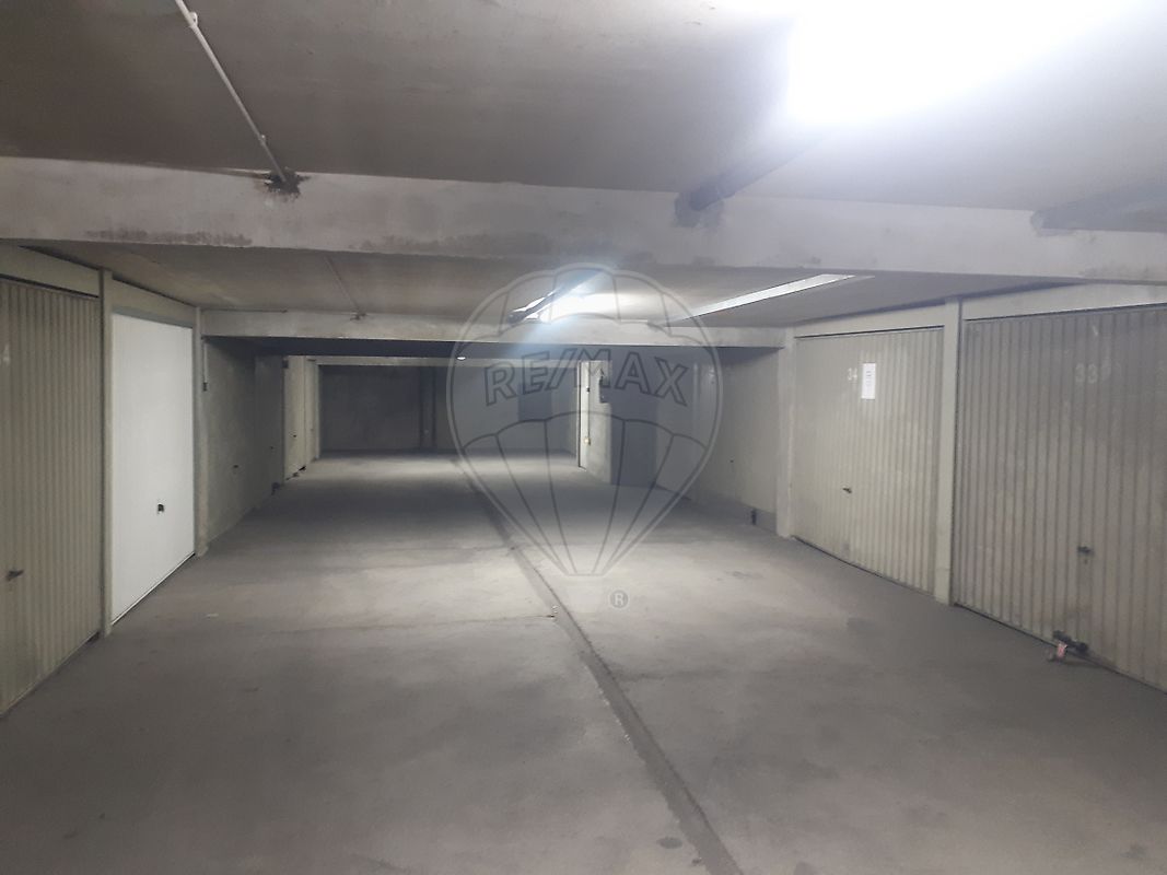 Stationnement à louer - Marseille 9ème · 15 m² · 127 €