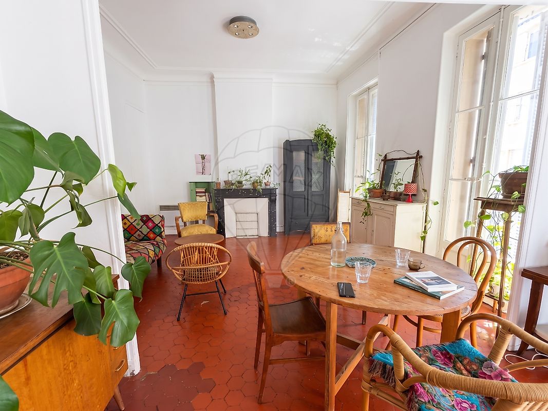 Appartement 93 m² · à Marseille 4ème · 93 m² · 198 000 €