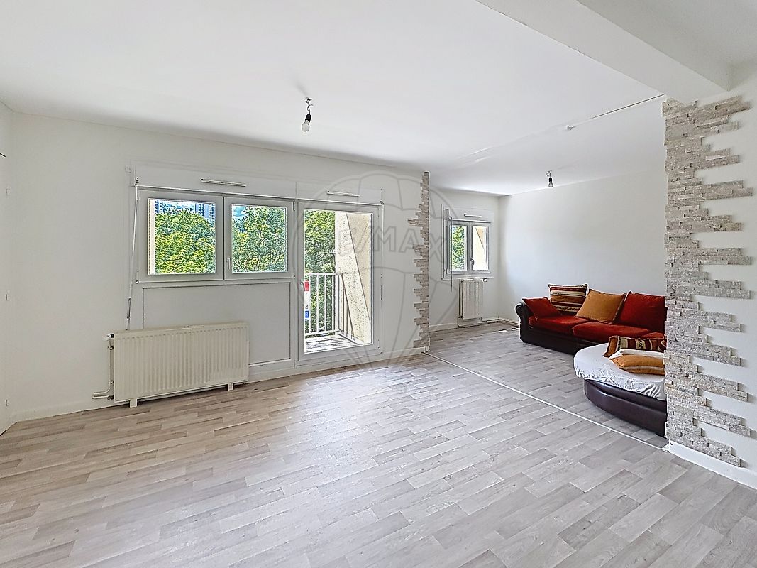 Appartement 60 m² · à Étupes · 60 m² · 77 000 €
