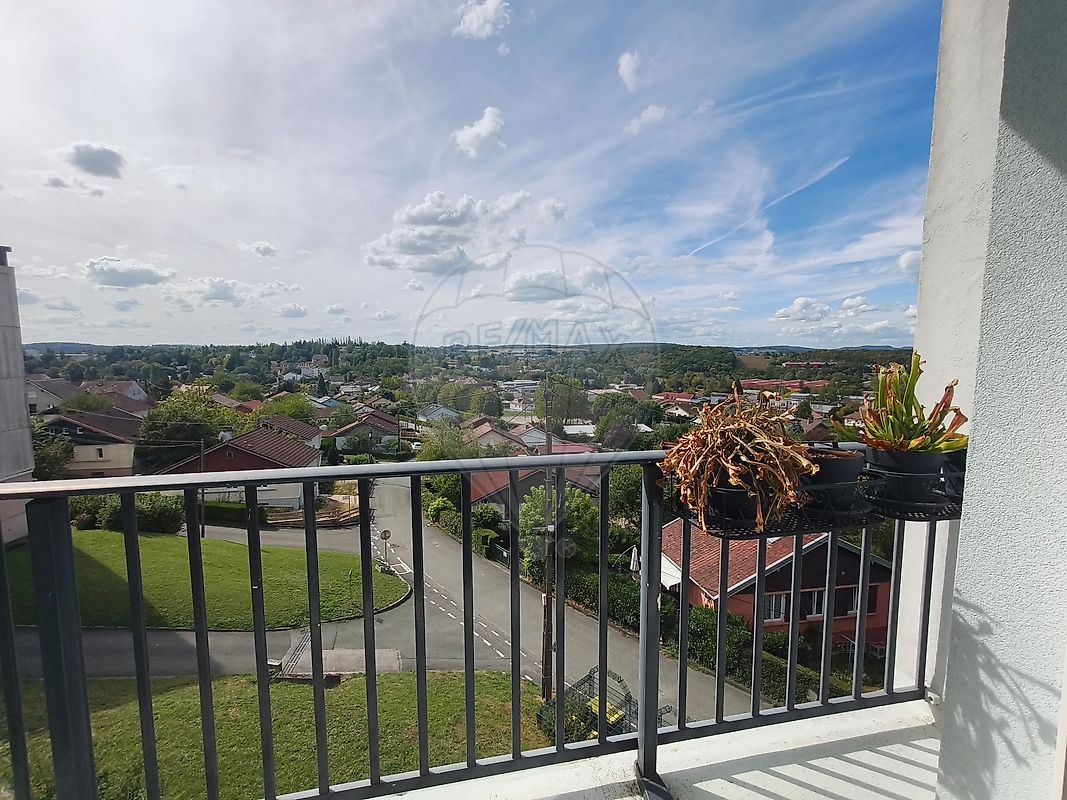 Appartement 3 pièces 52 m² · à Grand-Charmont · 52 m² · 66 000 €