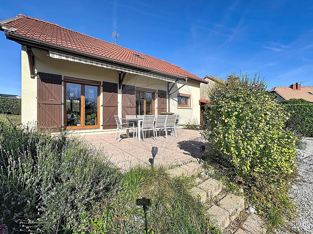 Maison 111 m² · à Sainte-Suzanne · 111 m² · 223 000 €