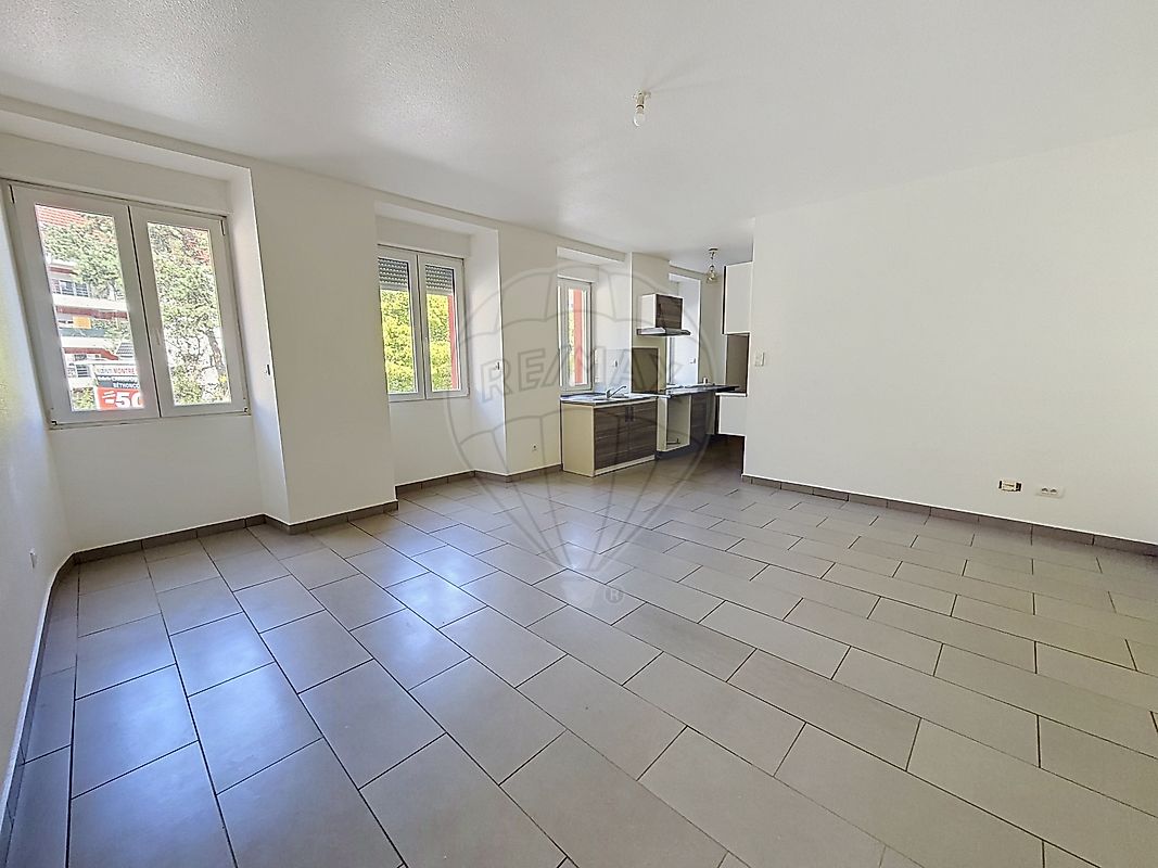 Appartement 69 m² · à Sainte-Suzanne · 69 m² · 770 €/mois