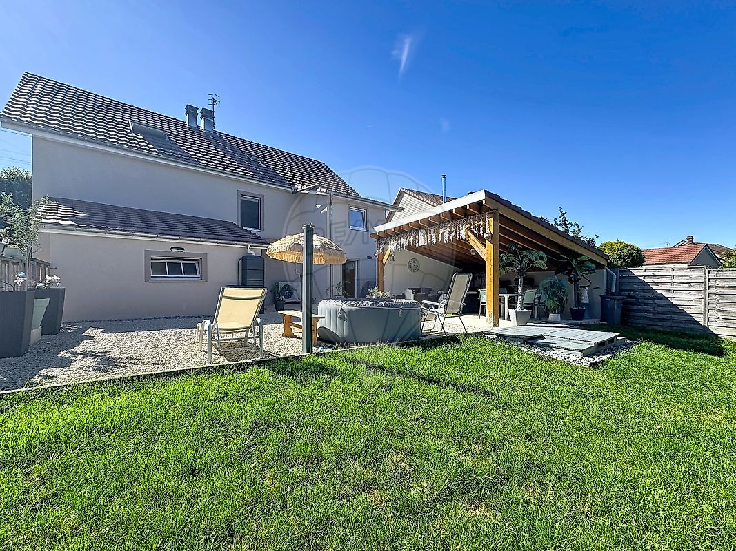 Maison 110 m² · à Fesches-le-Châtel · 110 m² · 263 000 €
