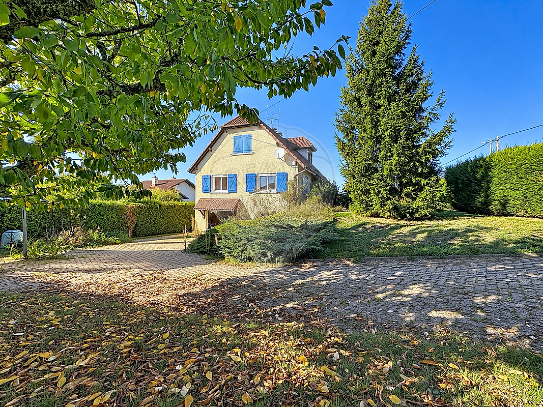 Maison 6 pièces 128 m² · à Dampierre-les-Bois · 128 m² · 230 000 €