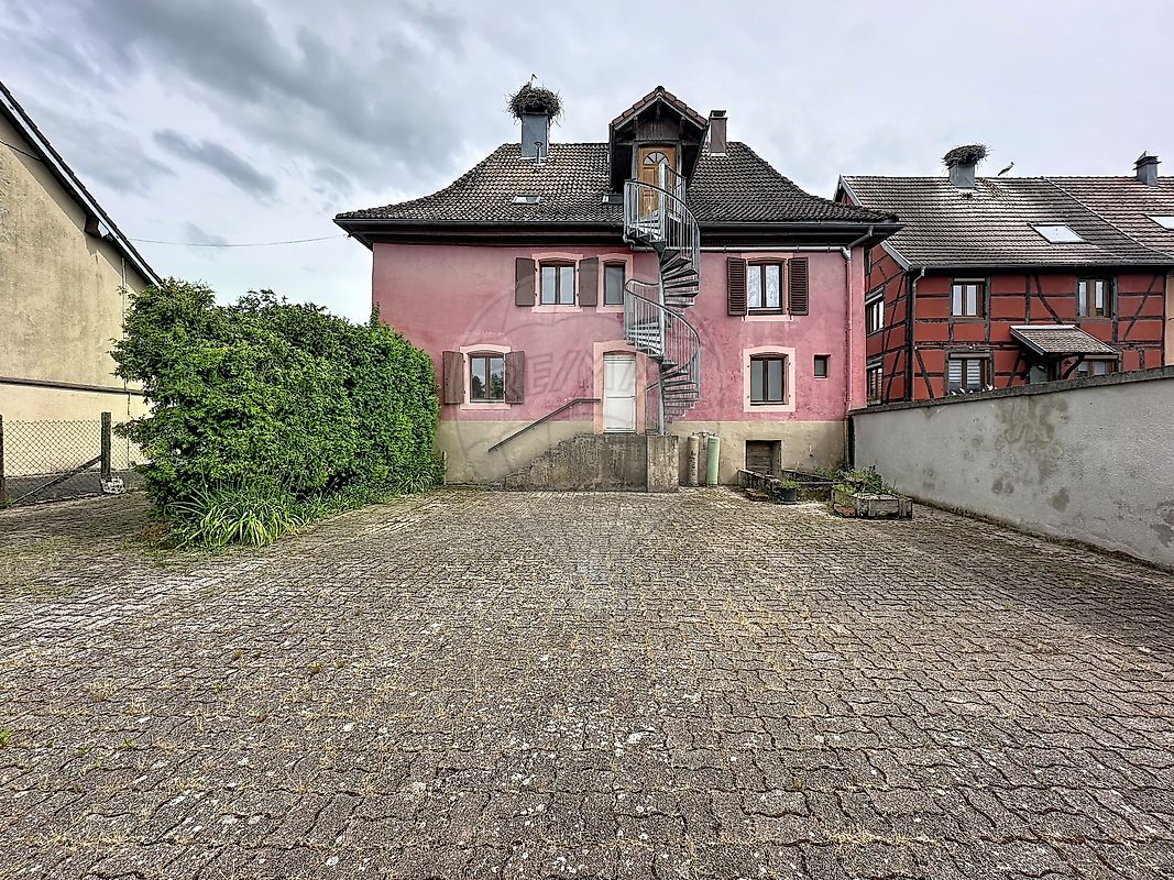 Maison 200 m² · à Lachapelle-sous-Rougemont · 200 m² · 149 000 €