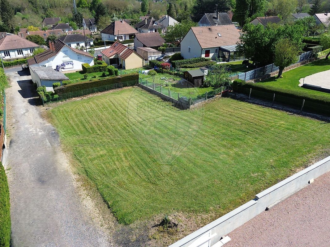 Terrain 610 m² · à Cosne-Cours-sur-Loire · 610 m² · 28 000 €