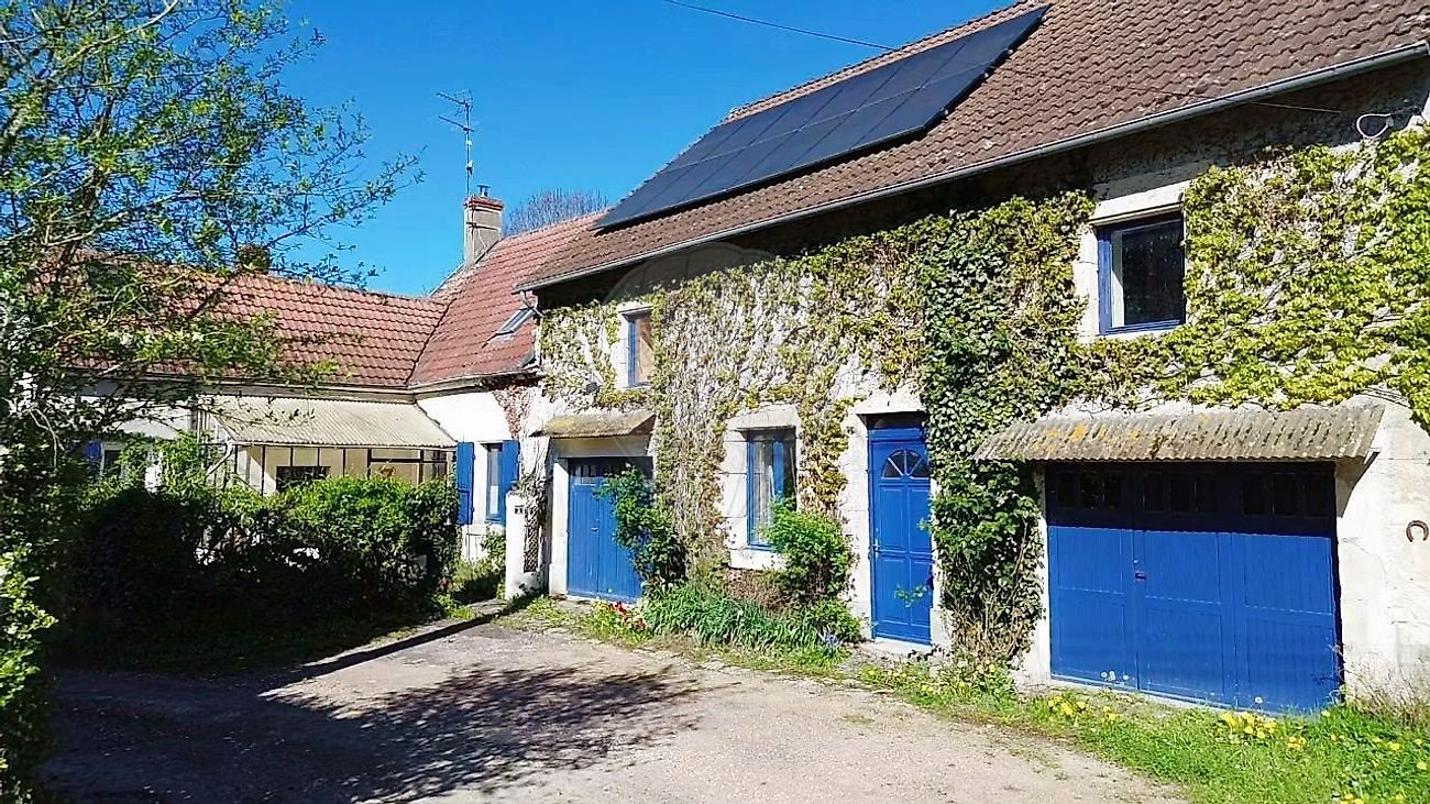 Maison 7 pièces 189 m² · à Donzy · 189 m² · 89 900 €