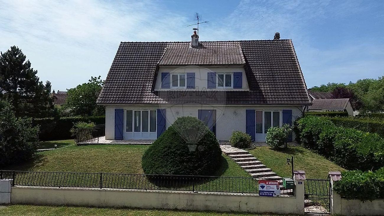 Maison 7 pièces 180 m² · à Saint-Fargeau · 180 m² · 225 000 €