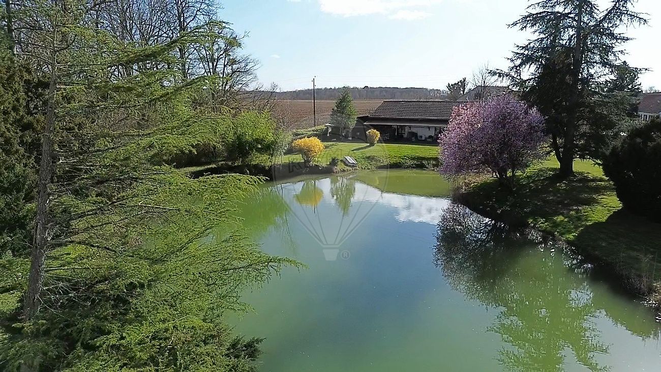 Maison 104 m² · à Cosne-Cours-sur-Loire · 104 m² · 159 000 €