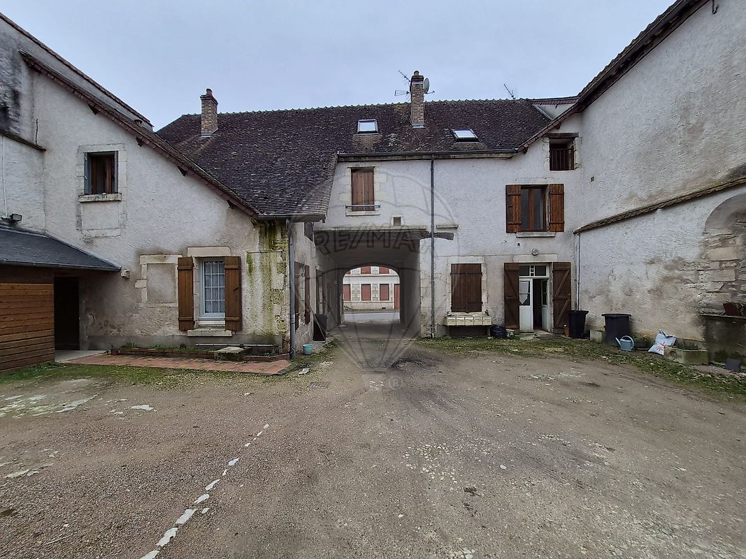 Photo 2 proposée par RE/MAX PLATINIUM