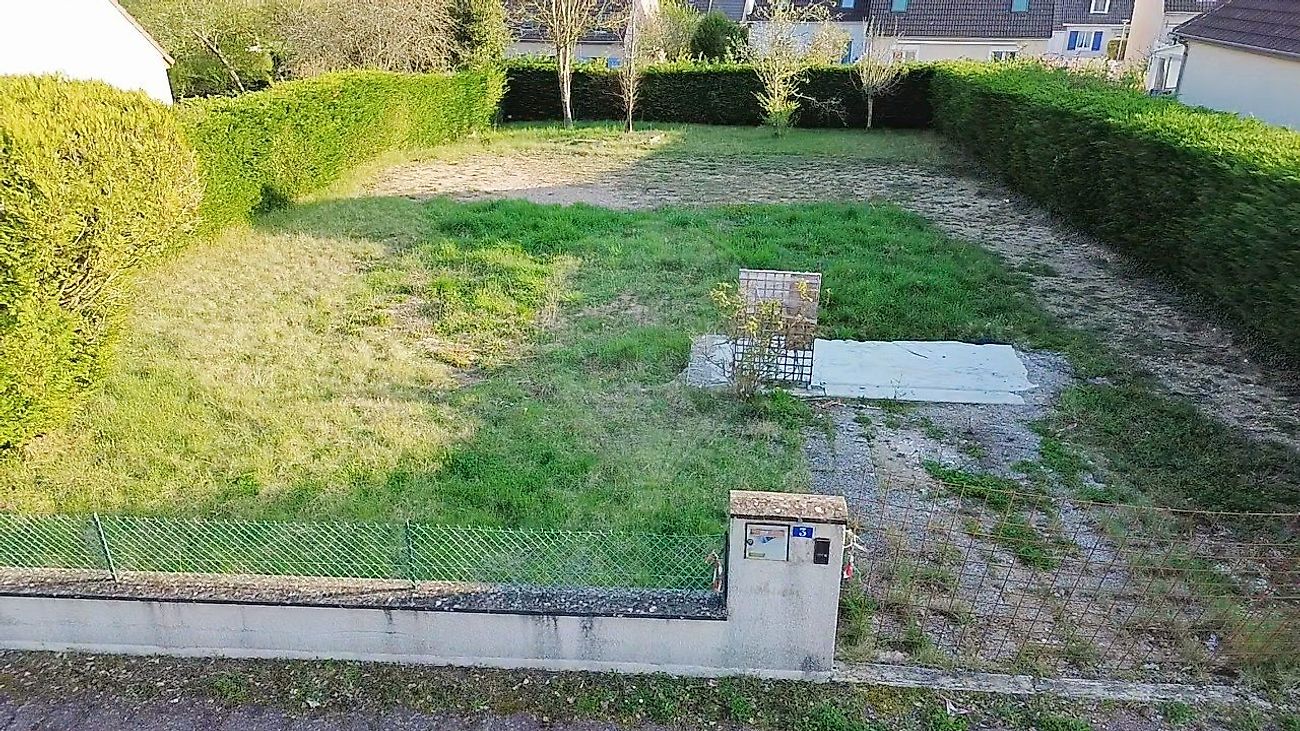 Terrain 610 m² · à Cosne-Cours-sur-Loire · 36 900 €