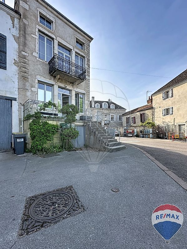 Immeuble 194 m² · à Rully · 194 m² · 390 000 €