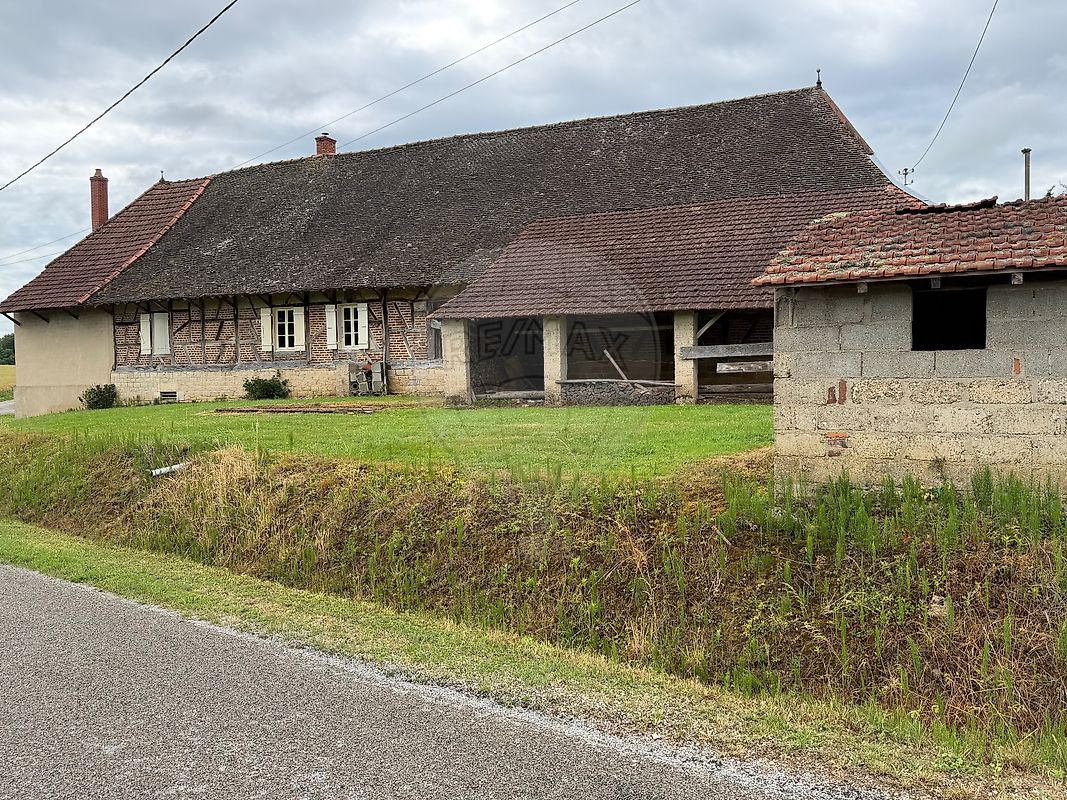 Maison 7 pièces 135 m² · à Longepierre · 135 m² · 103 000 €