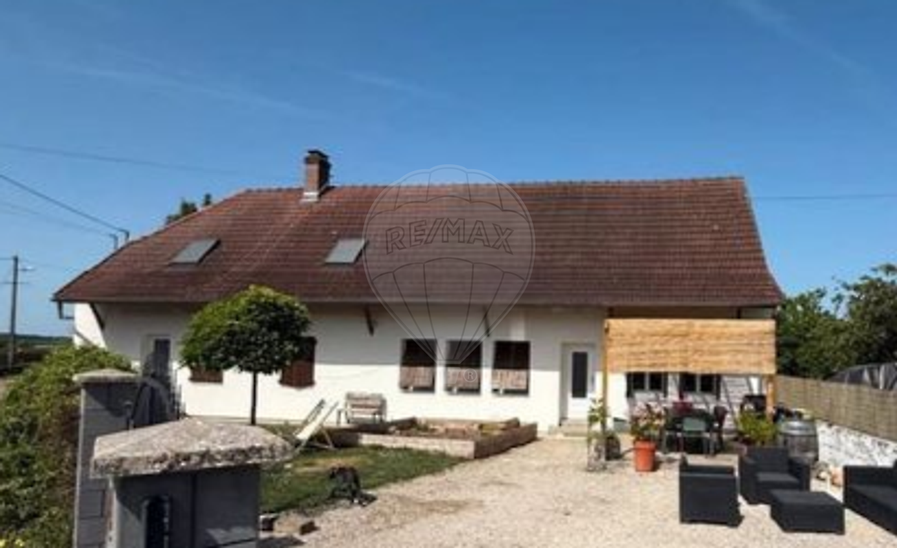 Maison 175 m² · à Lays-sur-le-Doubs · 175 m² · 210 000 €