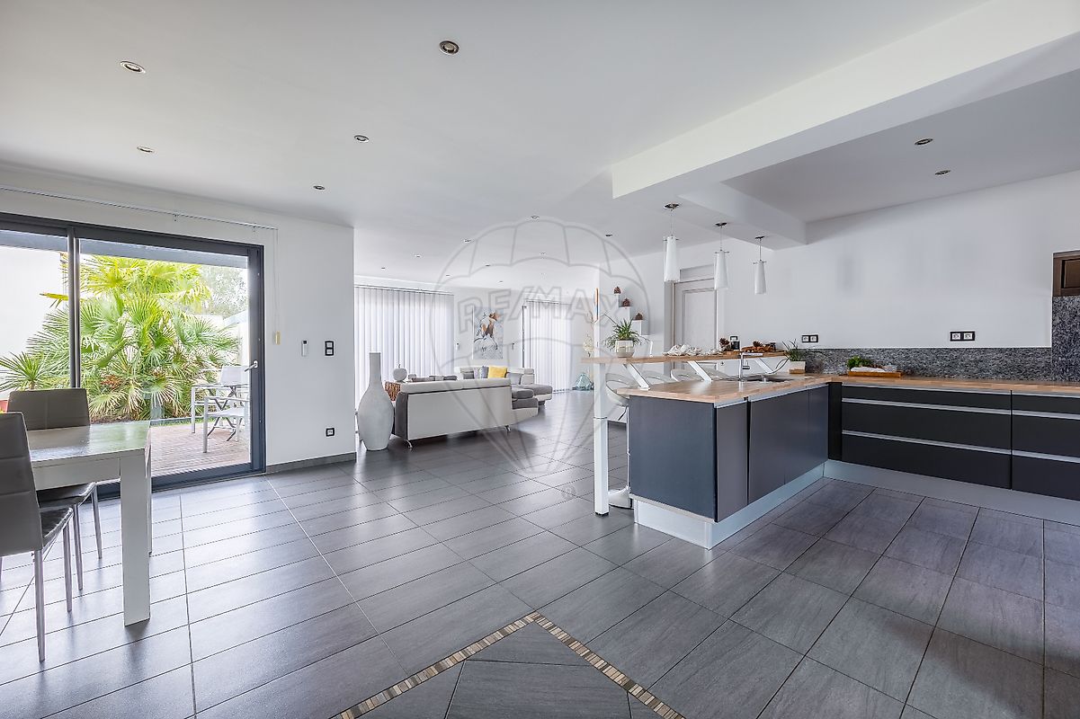 Maison 128 m² · à La Jarrie · 128 m² · 436 000 €