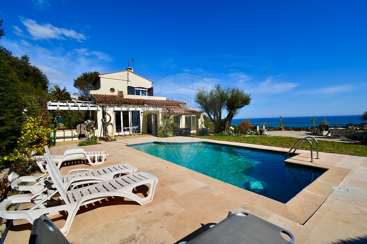 Maison 20 pièces 235 m² · à Fréjus · 235 m² · 1 290 000 €