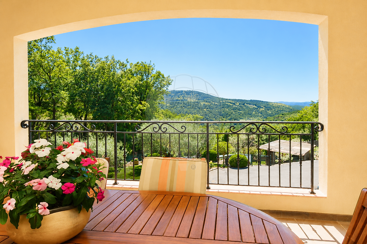 Maison 4 pièces 182 m² · à Coursegoules · 182 m² · 759 000 €