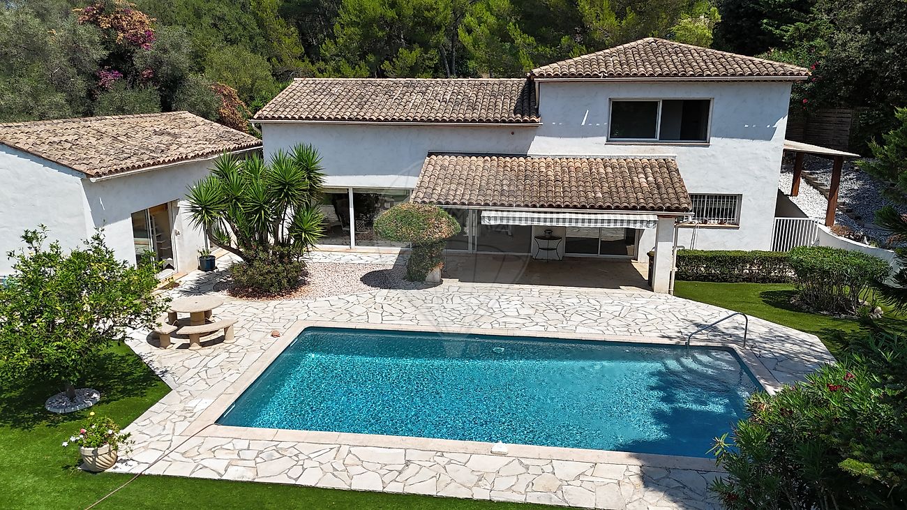 Maison 5 pièces 224 m² · à Antibes · 224 m² · 1 550 000 €