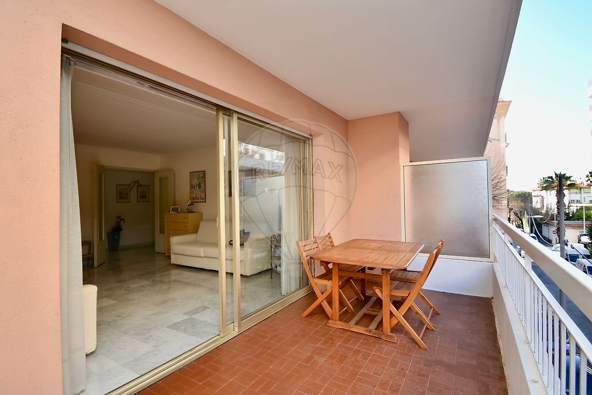 Appartement 2 pièces 52 m² · à Juan les Pins · 52 m² · 299 000 €