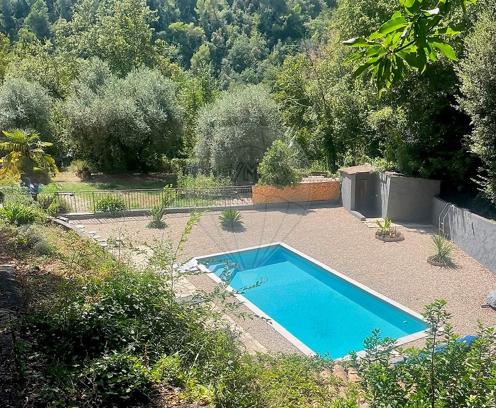 Maison 118 m² · à Contes · 118 m² · 539 000 €