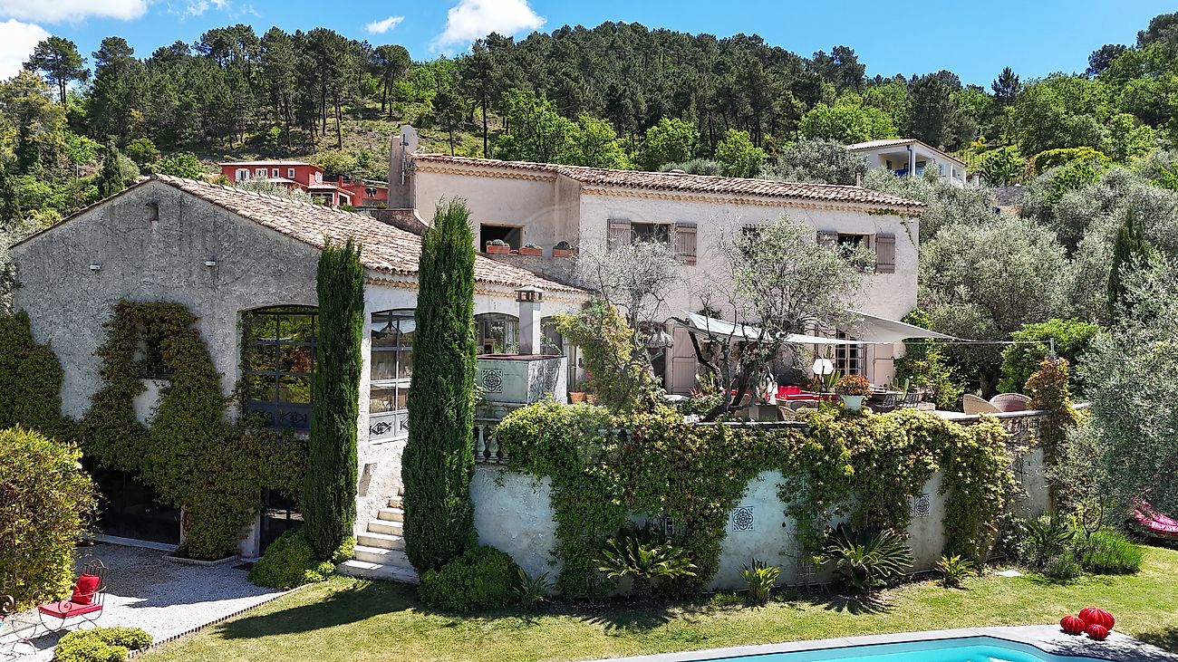 Maison 10 pièces 320 m² · à La Roquette-sur-Var · 320 m² · 998 000 €