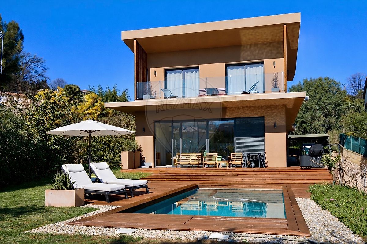 Maison 160 m² · à Cagnes-sur-Mer · 160 m² · 1 230 000 €