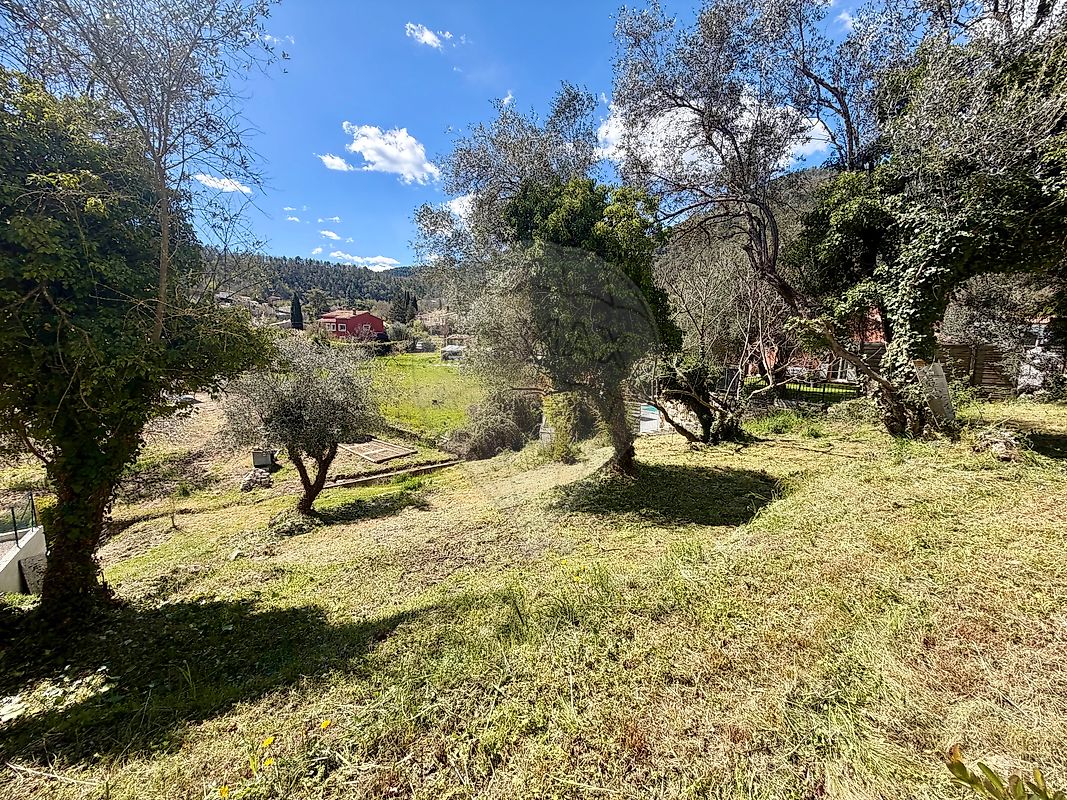 Terrain 90 m² · à Tourrette-Levens · 90 m² · 169 000 €