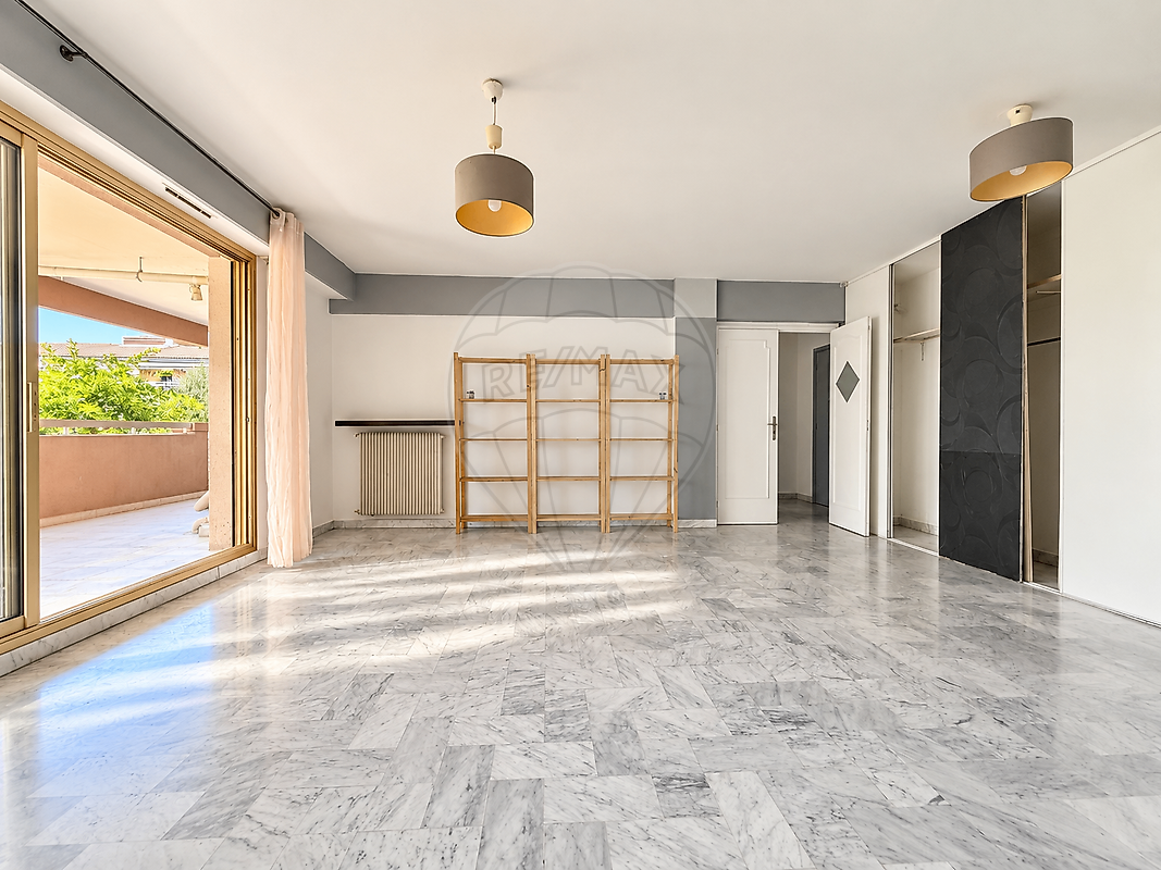 Appartement 3 pièces 97 m² · à Nice · 97 m² · 279 000 €